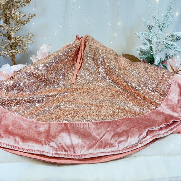 Tahari HomeLuxury Rose Gold Sequin Tree Skirt Velvet Trim 48" LIKE NEW - Picture 1 of 7